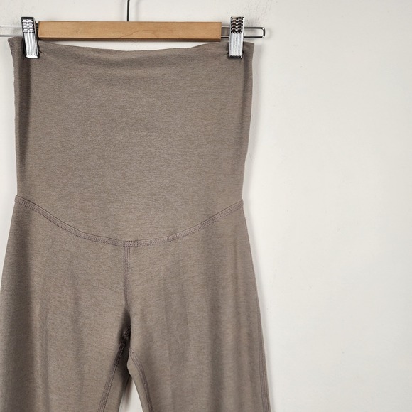 Beyond Yoga Beyond the Bump Maternity Gray Flare Leggings Women's Size XS - Picture 3 of 6